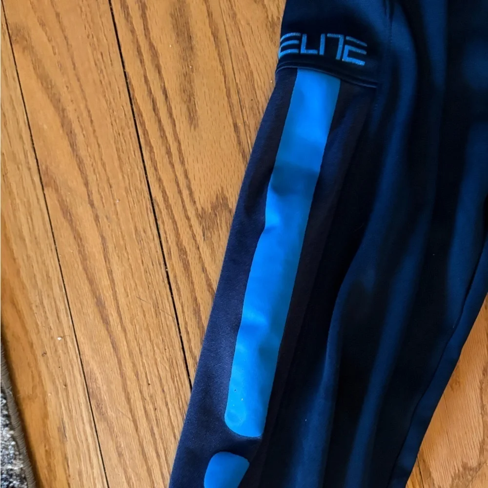 Nike sleek joggers